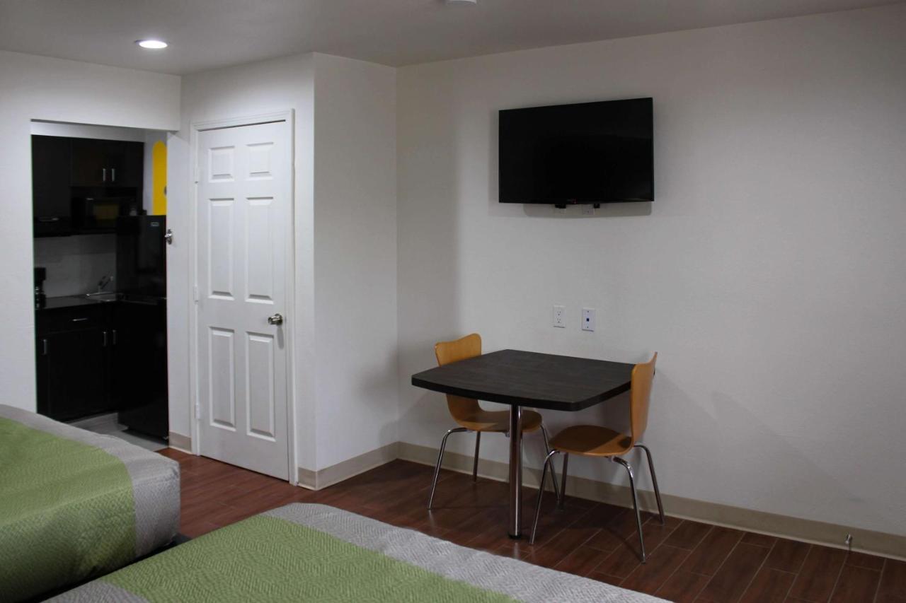 Otel 6-houston, Tx - East